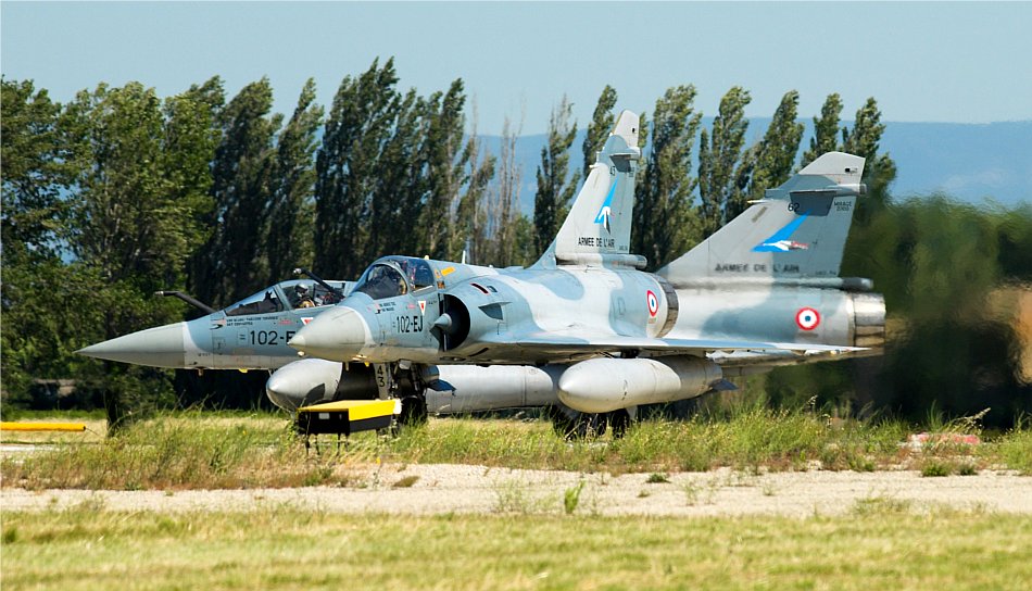 Mirage 2000-5F del GC 01.002 Cicognes si allineano per il decollo. (ph Mauro Finati/Flightline IAPS) Mirage 2000-5F GC 01.002